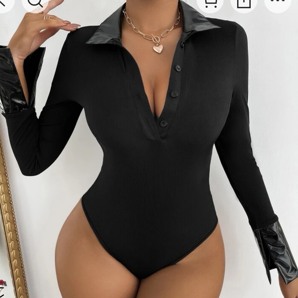 Black bodysuit, V-neck
